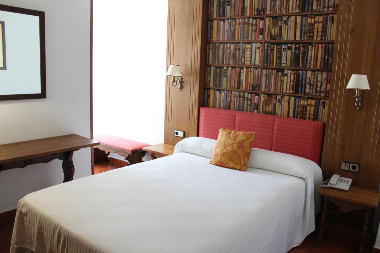Hotel El Bedel Alcalá de Henares Eksteriør bilde