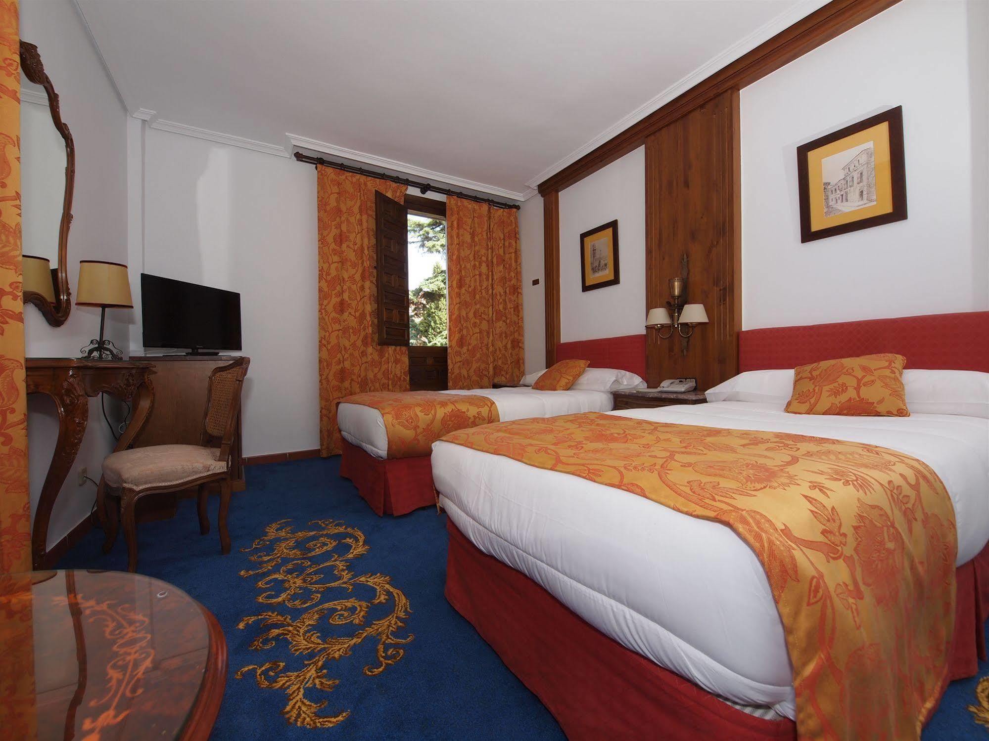 Hotel El Bedel Alcalá de Henares Eksteriør bilde