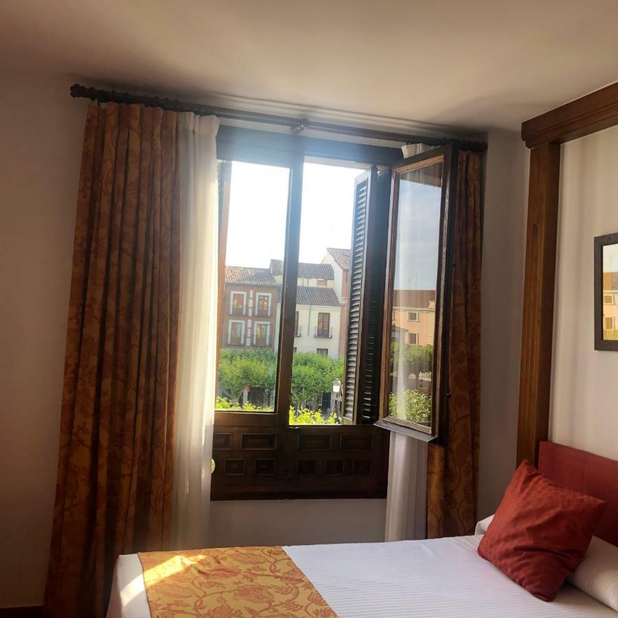 Hotel El Bedel Alcalá de Henares Eksteriør bilde
