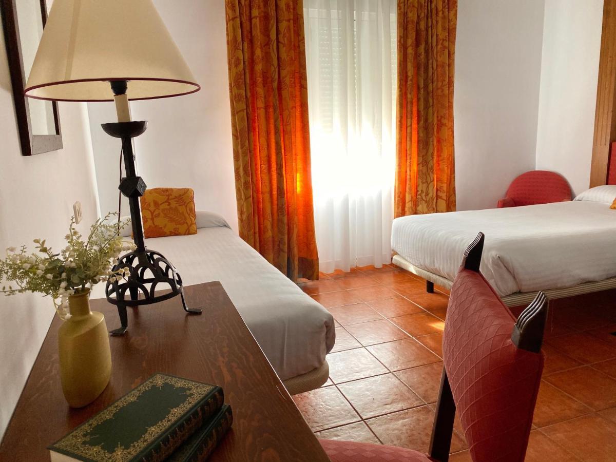 Hotel El Bedel Alcalá de Henares Eksteriør bilde